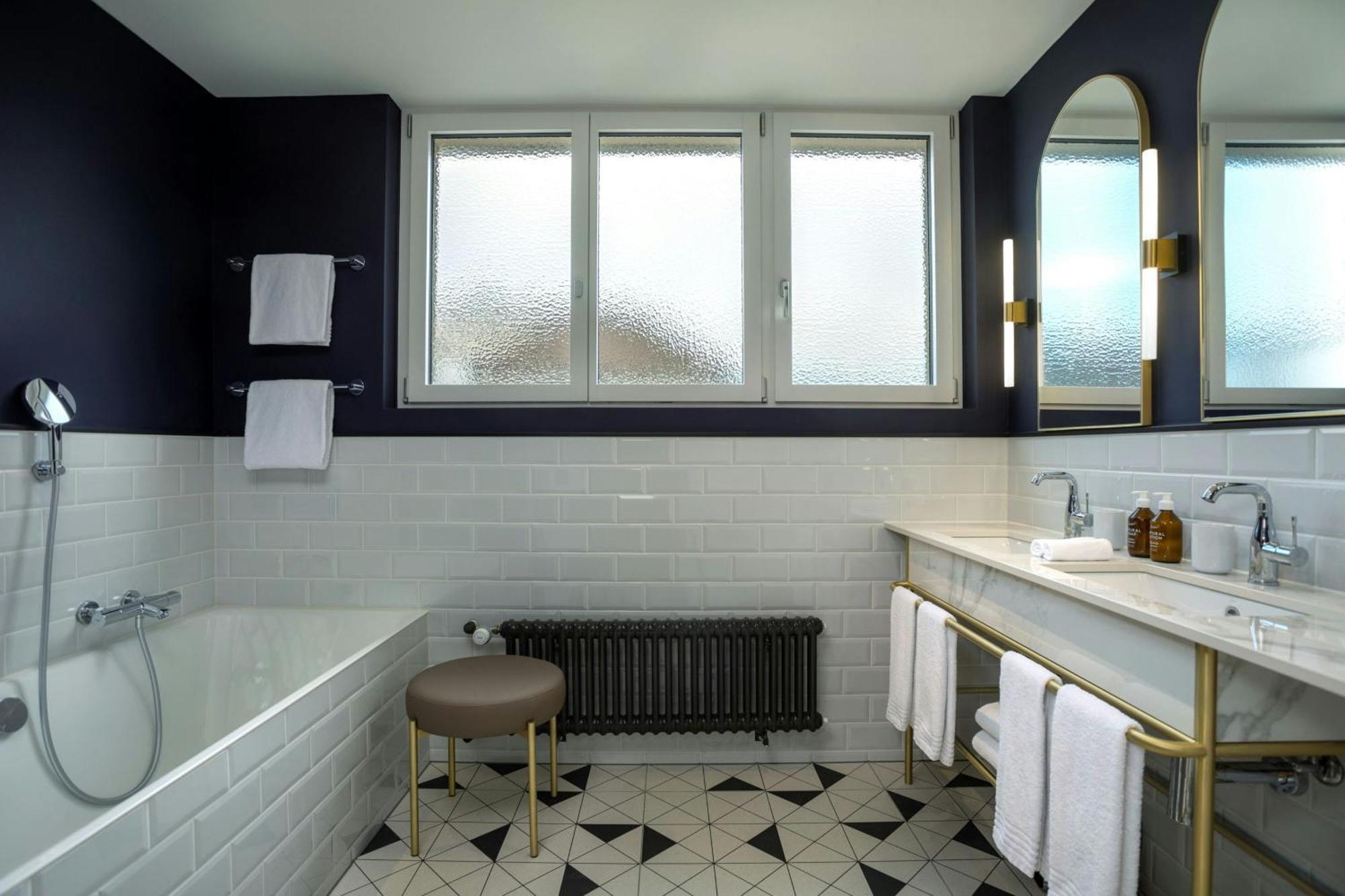 One-Bedroom King Suite with Rooftop Terrace